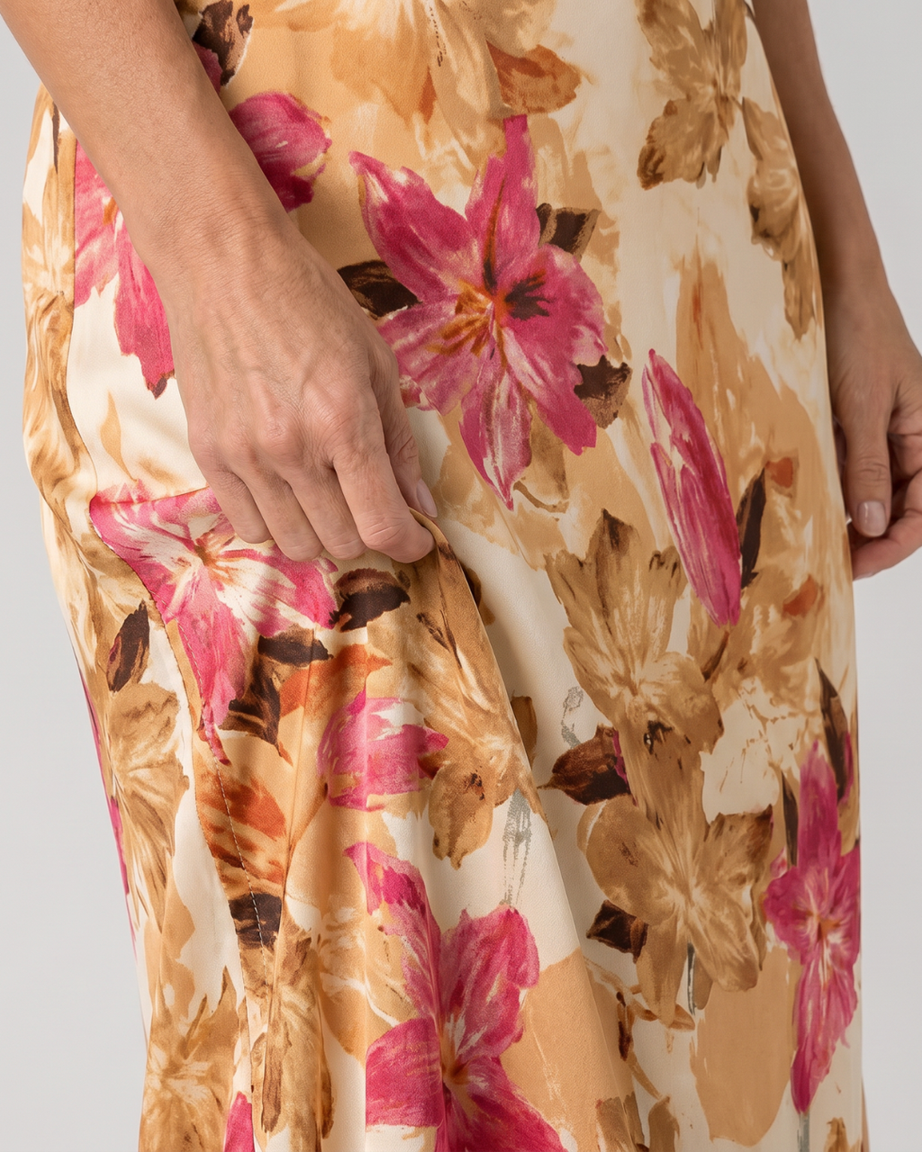 Cekel | Robe Midi Flottante à Imprimé Botanique avec Décolleté Halter